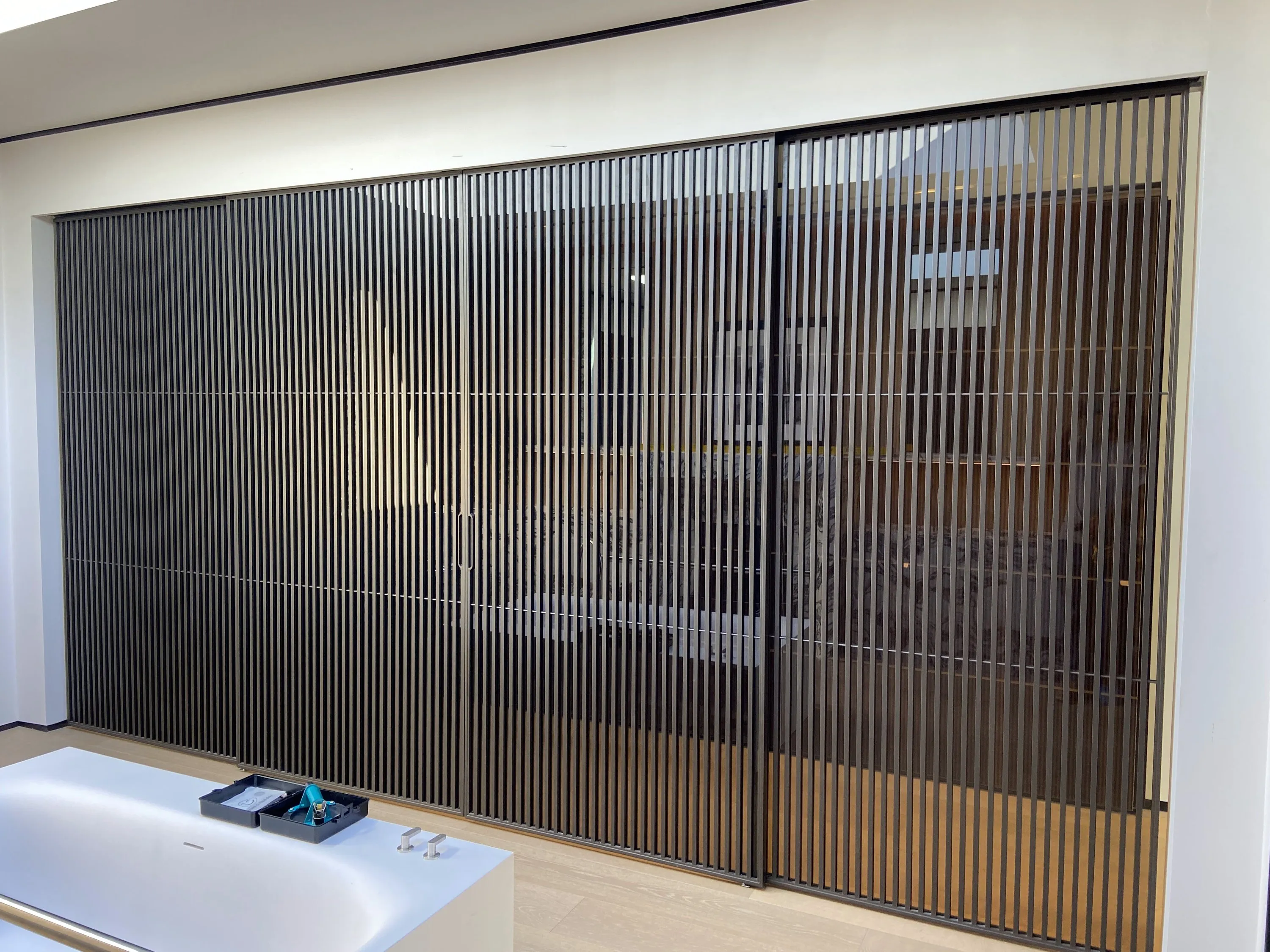 Slatted screen panels